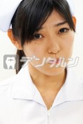 怒っている歯科衛生士 女性 院内