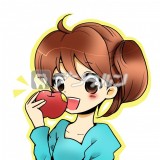 りんごを丸かじりする元気な女の子